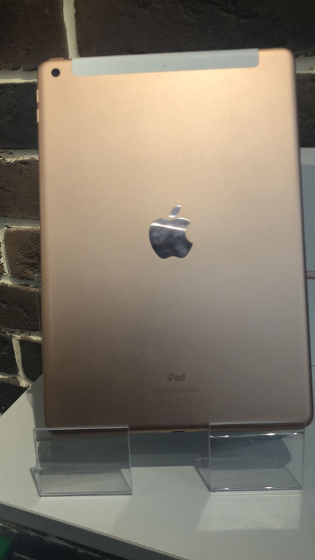Планшет Apple iPad (8-го поколения) (2020)