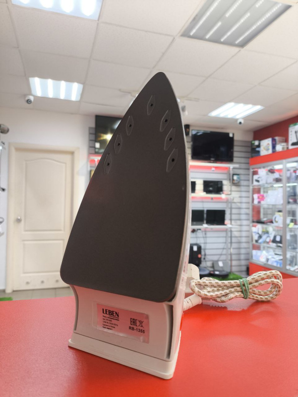 Утюг Leben rb-1355