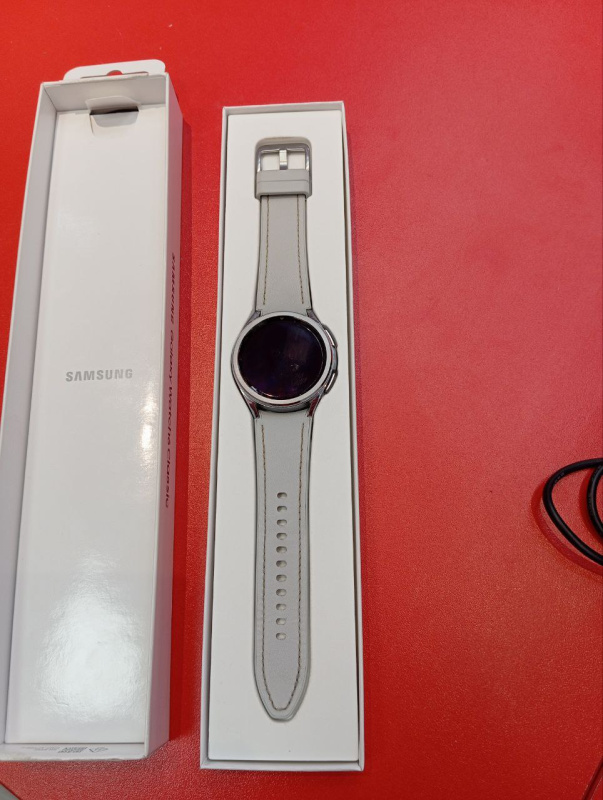 Часы смарт Samsung Galaxy Watch 6 Classics