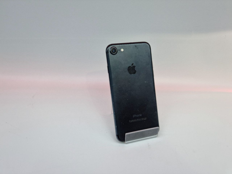 Мобильный телефон Apple iPhone 7