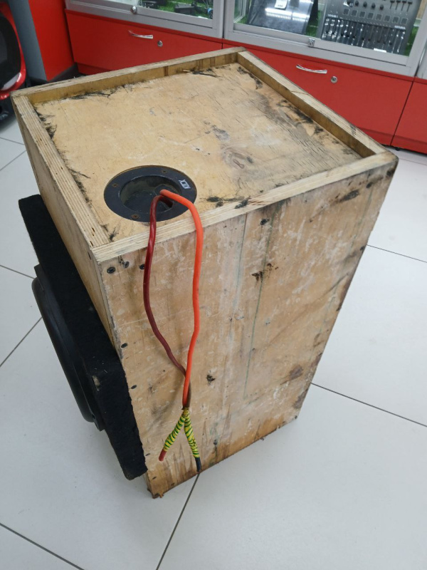 Авто сабвуфер Machete Fight mf-12s 12 d2