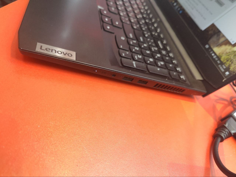 Ноутбук Lenovo ideapad
