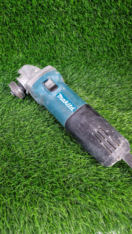 Болгарка Makita 9558 HN