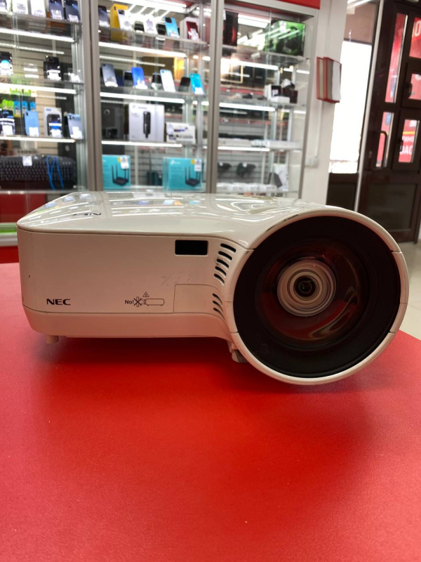 Проектор - Nec NP600S