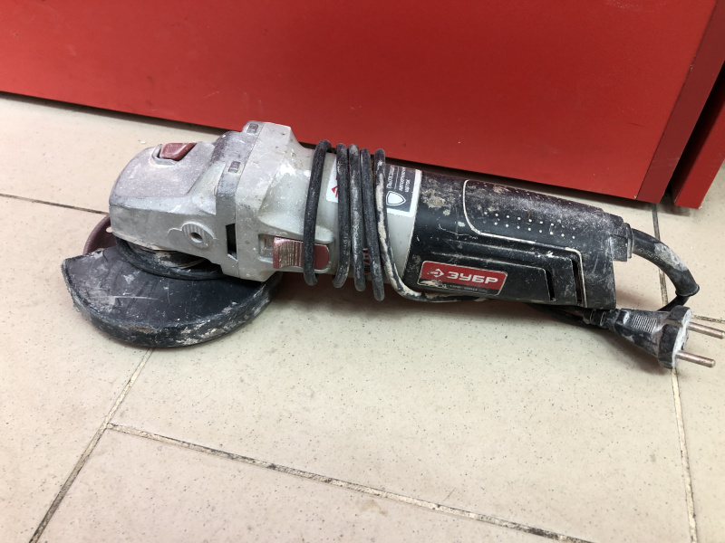 Шлифмашинка Зубр ушм-125-950