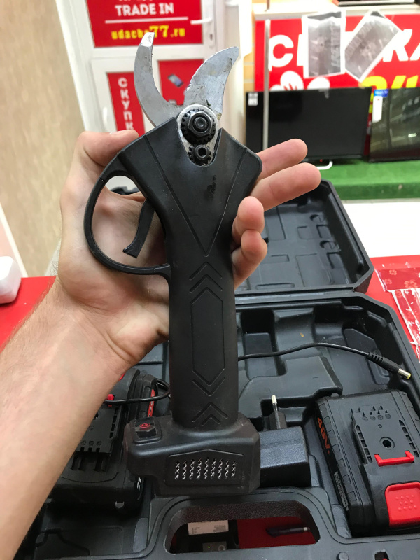 Электротриммер  ЭЛЕКТРОСЕКАТОР