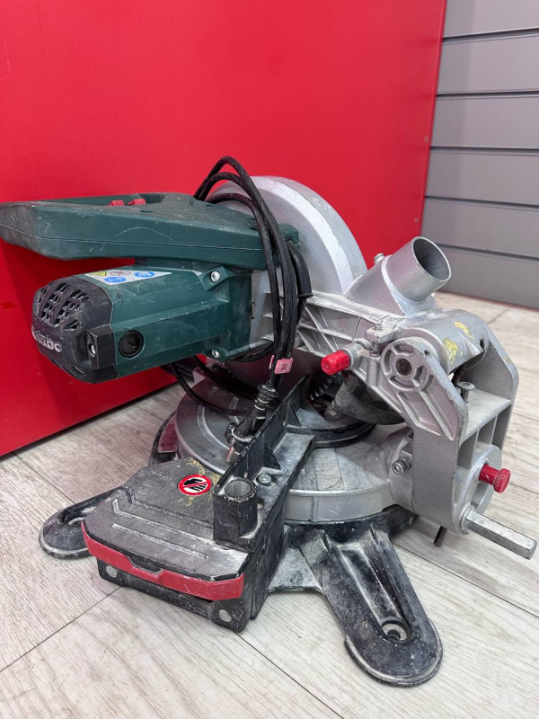 Торцовочная пила Metabo D-72622