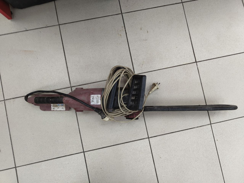 Электропила Oasis ES 22