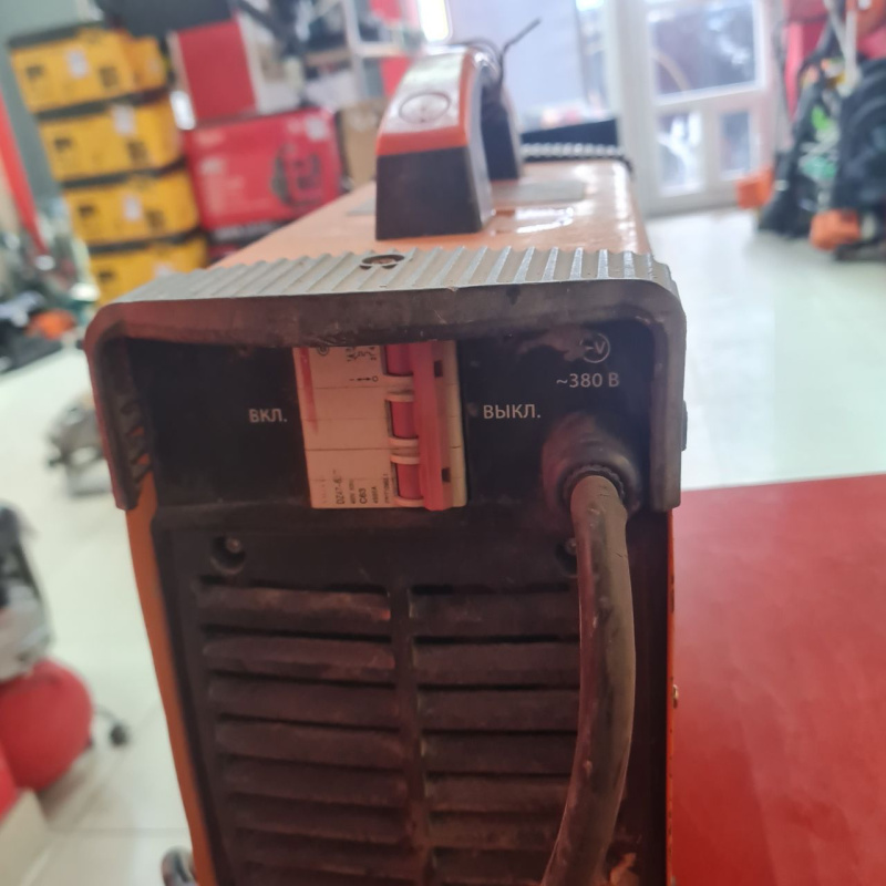 Сварочный аппарат - инвертор ММА Jasic REAL SMART ARC 200