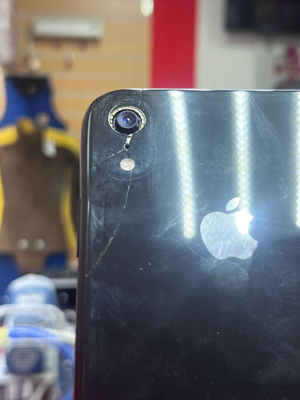 Мобильный телефон Apple iPhone XR