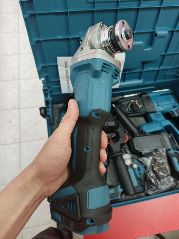 Набор электроинструмента Makita 4в1(реп)