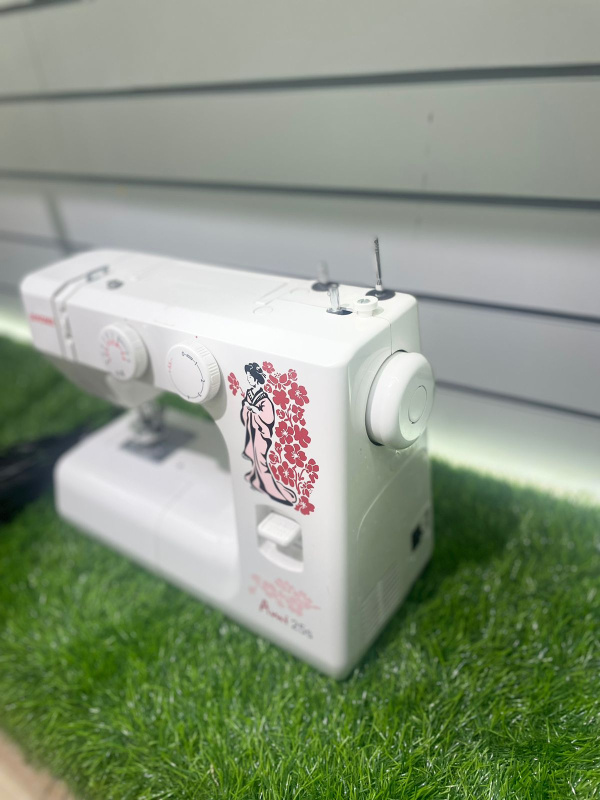 Швейная машинка Janome Ami 25S