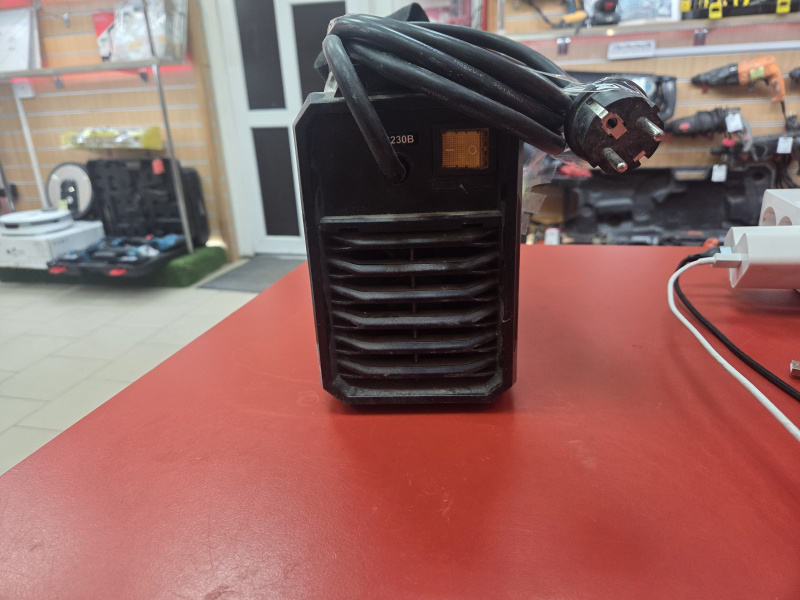 Сварочный аппарат - инвертор ММА Ресанта САИ 190