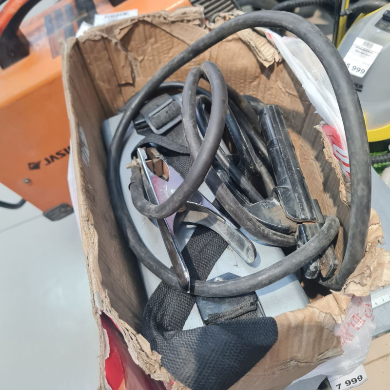 Сварочный аппарат - инвертор ММА Ресанта САИ 250