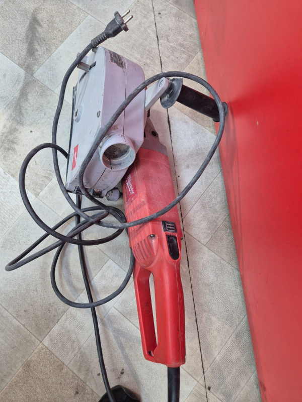 Штроборез Milwaukee WCS65