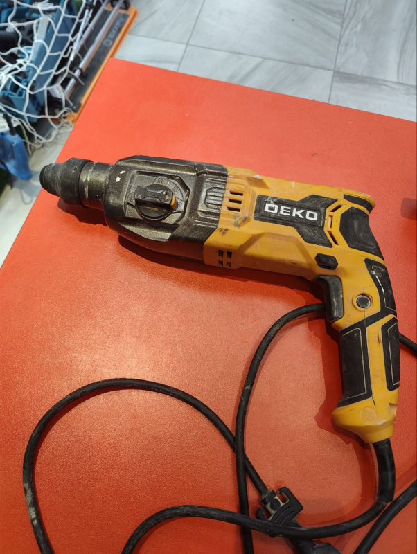 Перфоратор Deko DKH1350W