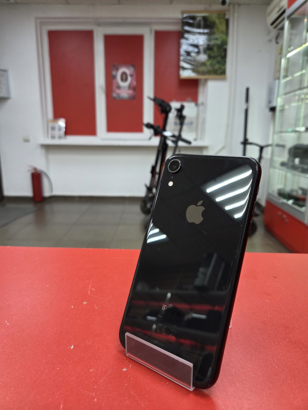 Мобильный телефон Apple iPhone XR