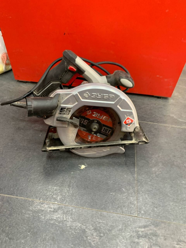 Циркулярная пила Зубр 1300