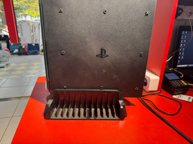 Игровая приставка Sony Playstation 4 Pro 1 TB