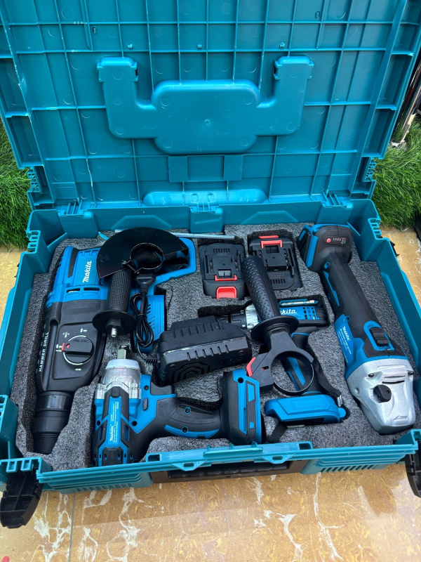 Набор электроинструмента Makita 4В1