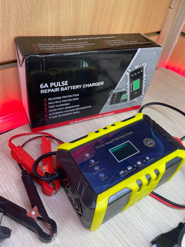 Зарядное устройства для автомобиля  12v