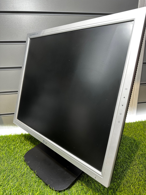 Монитор LG Flatron L1918S-SN