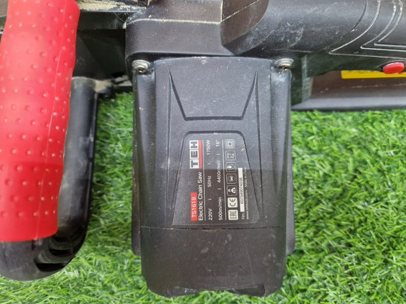 Электропила TEH TS1618