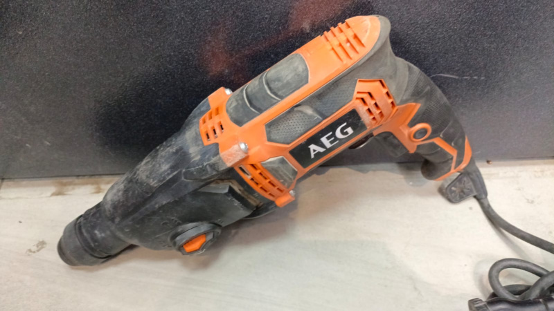 Перфоратор AEG KH24IE