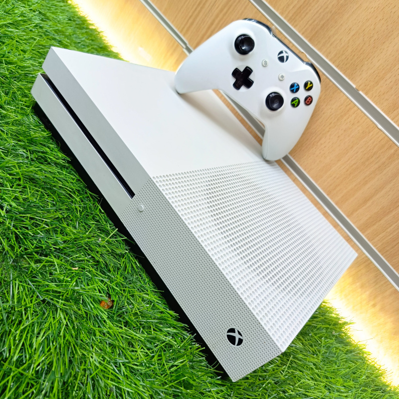 Игровая приставка Xbox one s