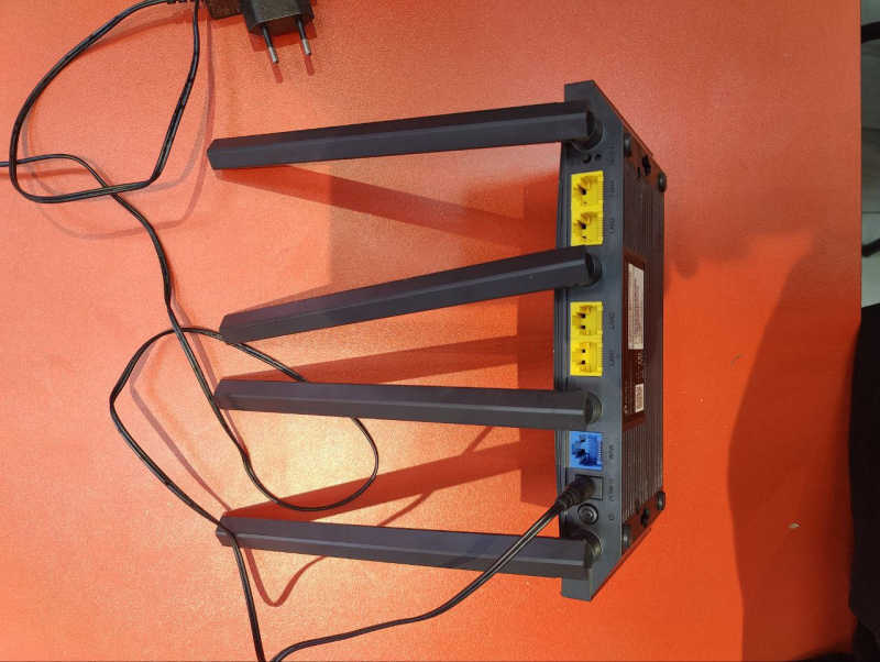 Роутер TP-Link C80