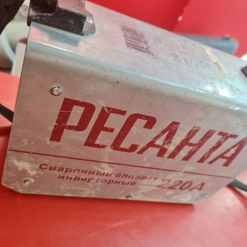 Сварочный аппарат - инвертор ММА Ресанта САИ 220