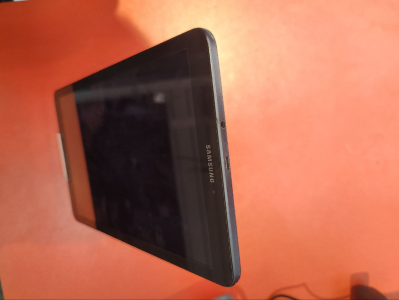 Планшет Samsung Galaxy Tab E 9.6 SM-T560N