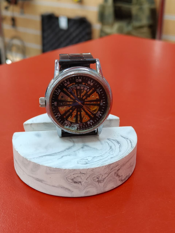 Часы наручные  Movement