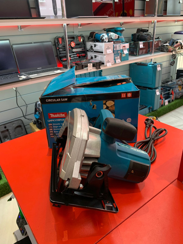 Циркулярная пила Makita (реп)