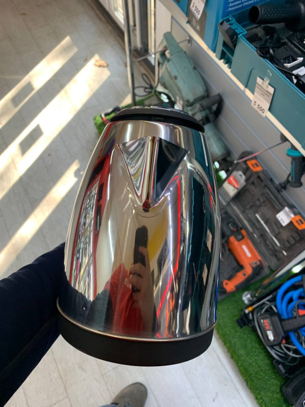 Электрический чайник Металический .