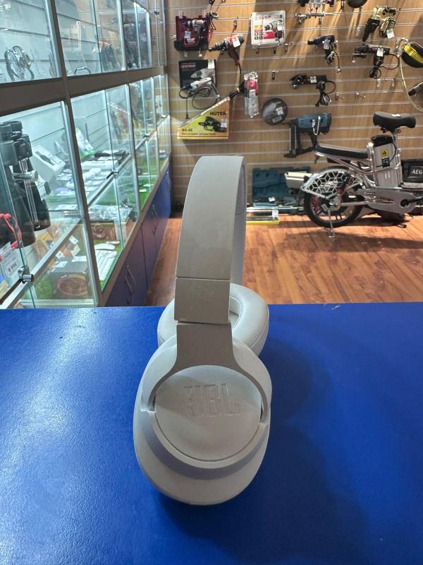 Наушники JBL BT720