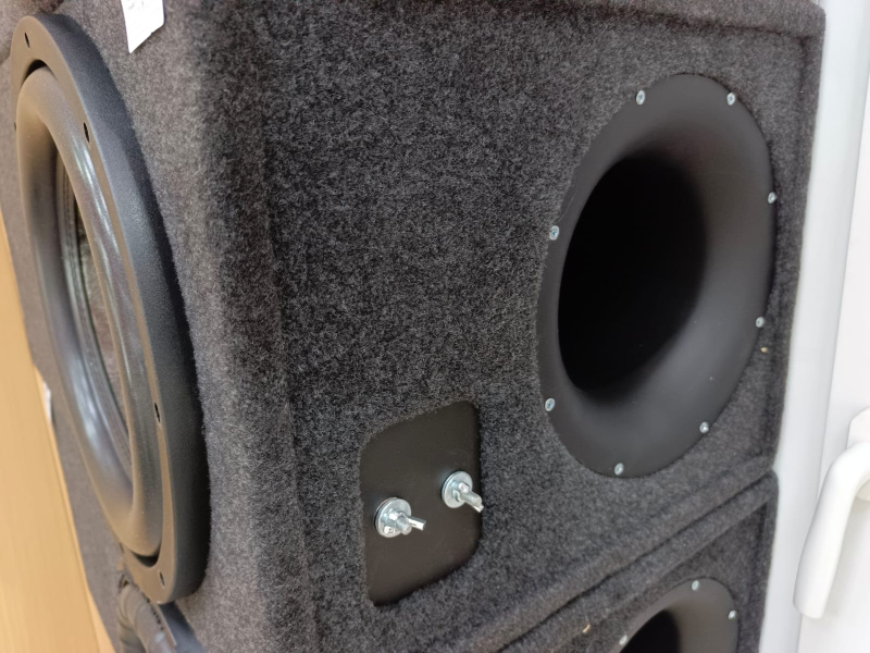 Авто сабвуфер 12  в коробе на 160-й трубе