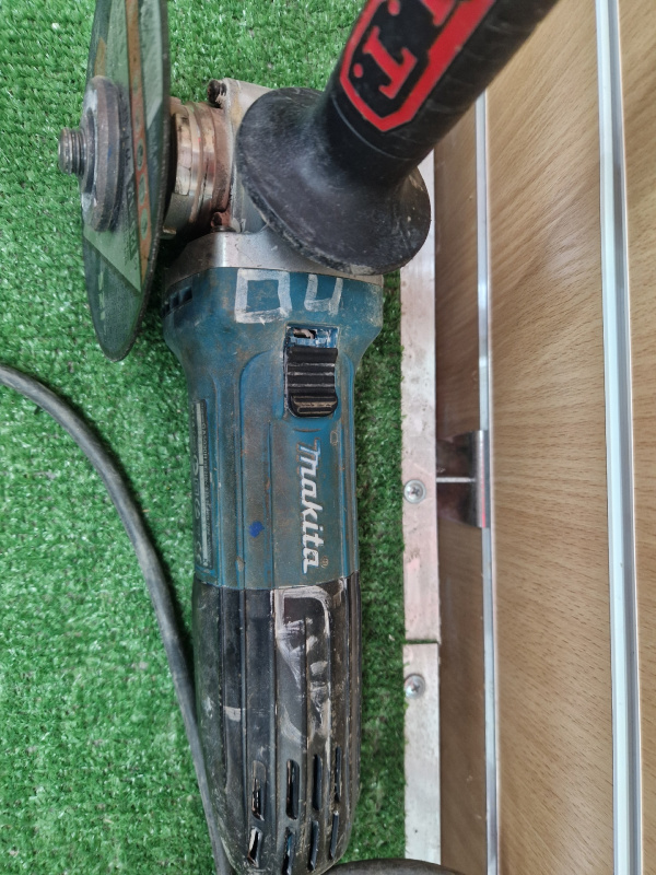 Болгарка Makita GA5030R