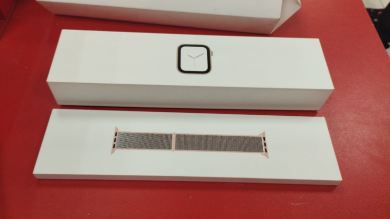 Часы смарт Apple Watch 4 Series 40mm
