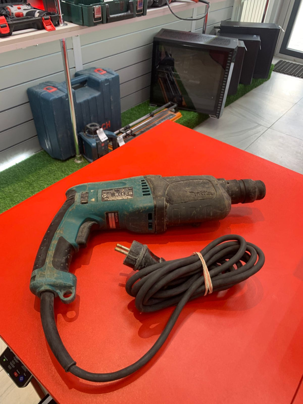 Перфоратор Makita HR2470