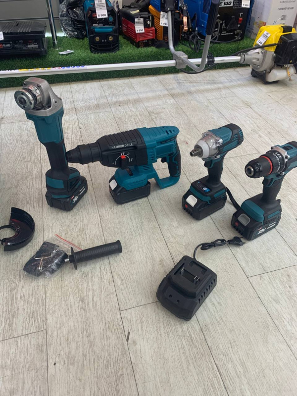 Набор электроинструмента Makita 4 в 1( реп)