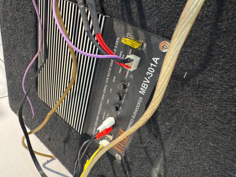 Авто сабвуфер Mystery MBV 301A