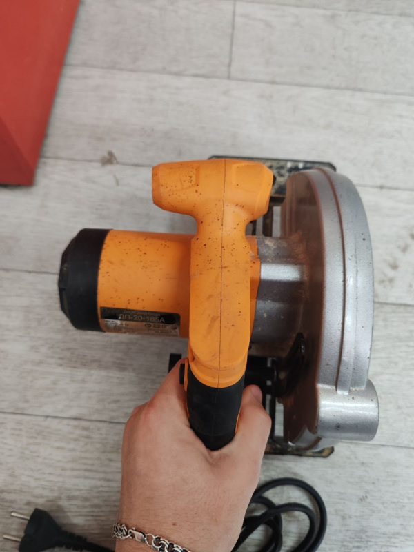 Циркулярная пила ВИХРЬ ДП-20-185А