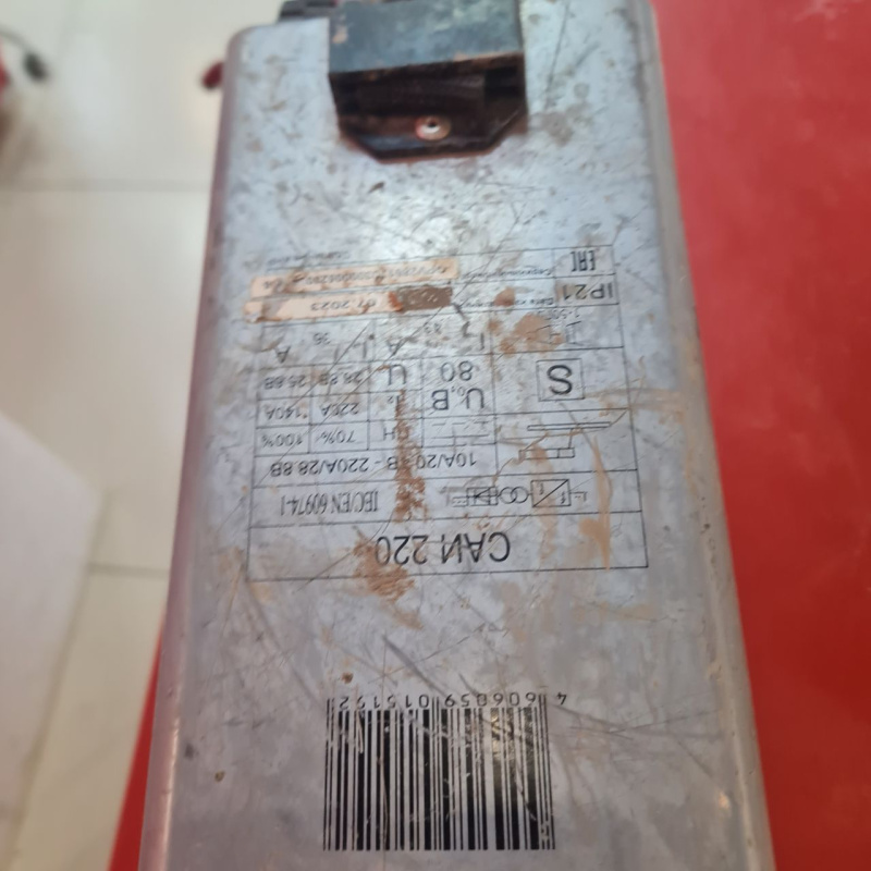 Сварочный аппарат - инвертор ММА Ресанта САИ 220