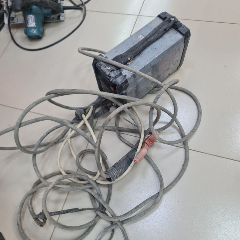 Сварочный аппарат - инвертор ММА Ресанта САИ 250Т Lux