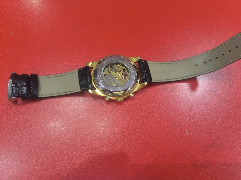 Часы наручные  R3320