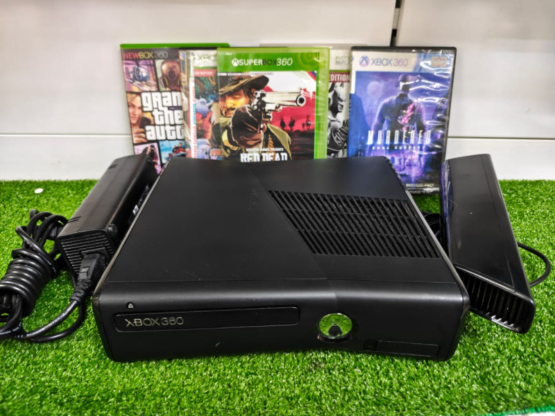 Игровая приставка Xbox 360