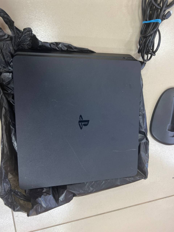 Игровая приставка PlayStation ps 4 slim