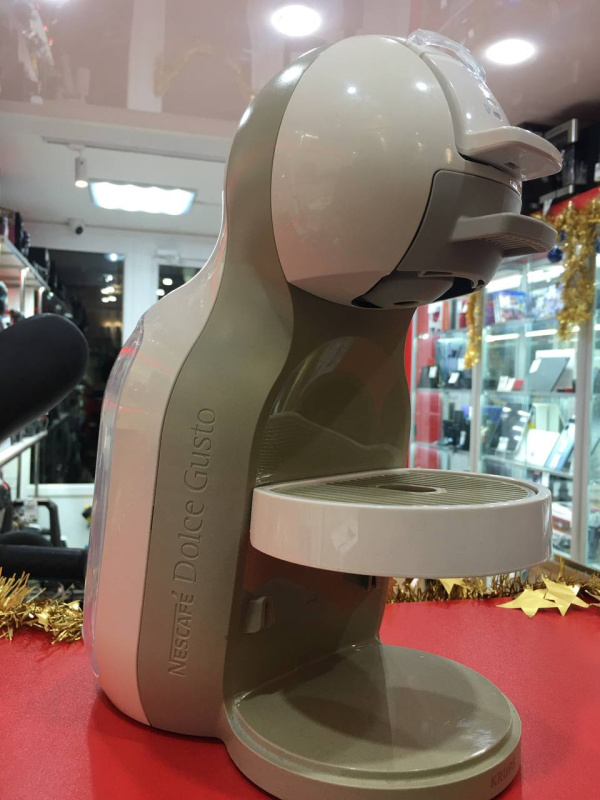 Кофемашина Nescafe dolche gusto