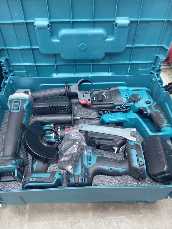 Набор электроинструмента Makita 4в1(реп)